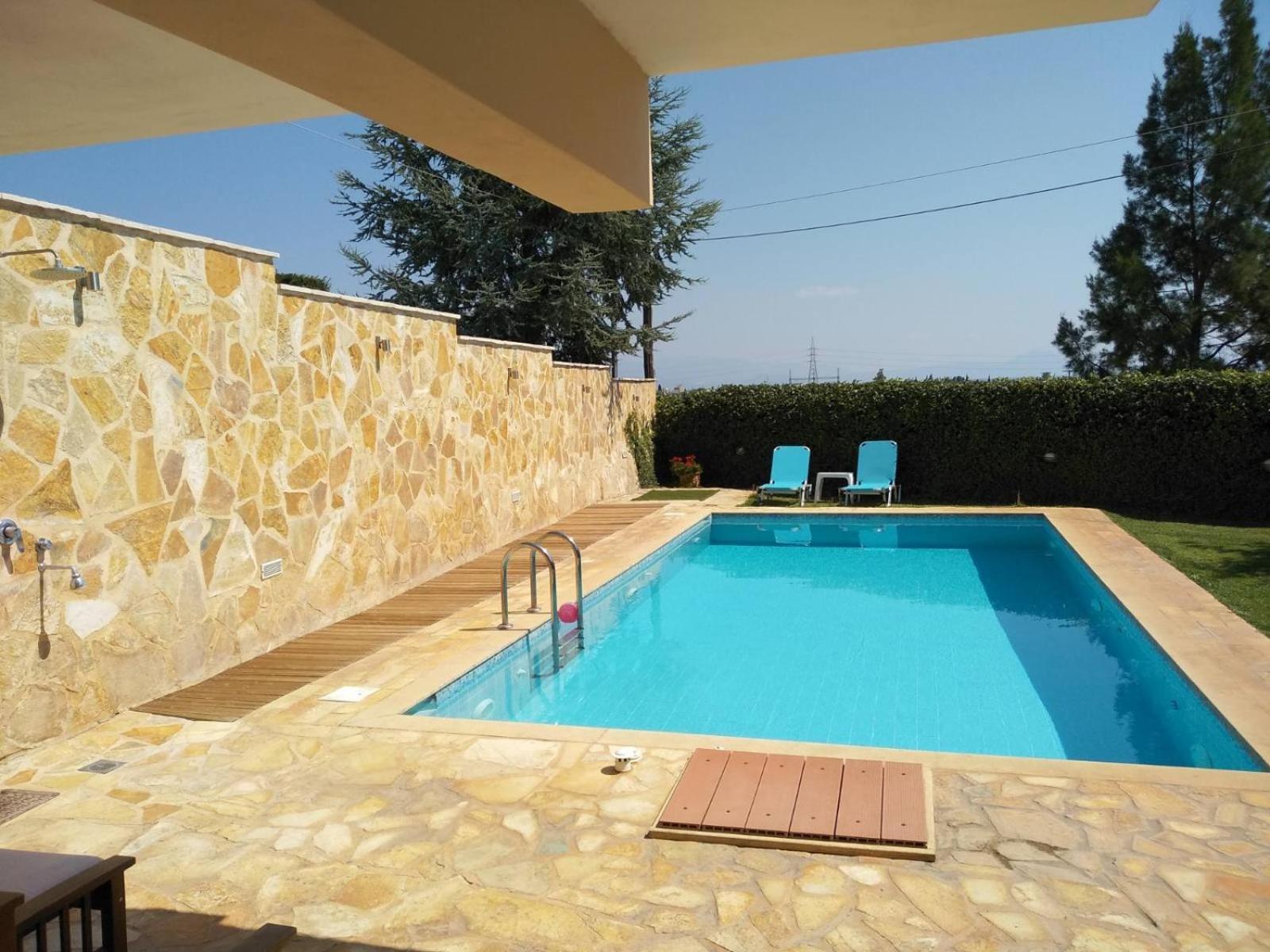 Apartment With Private Pool Kiáton Exteriér fotografie