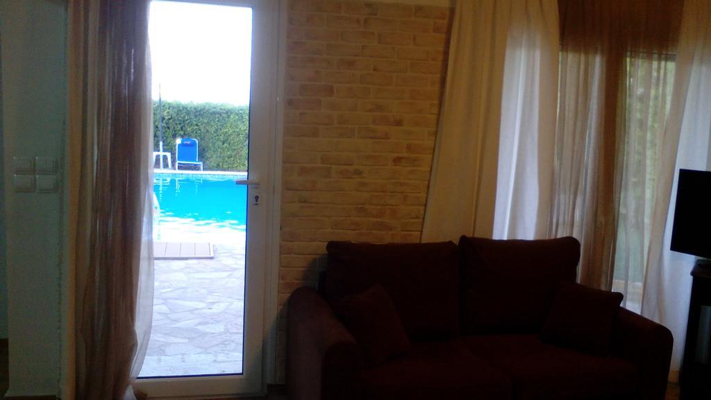 Apartment With Private Pool Kiáton Exteriér fotografie