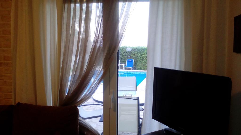 Apartment With Private Pool Kiáton Exteriér fotografie