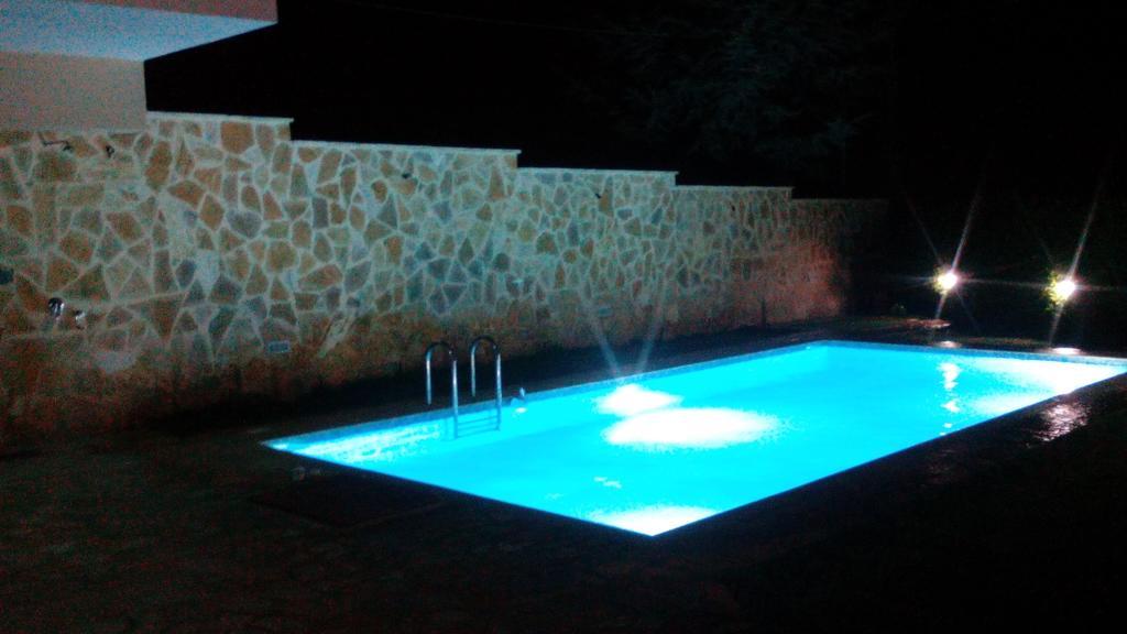 Apartment With Private Pool Kiáton Exteriér fotografie