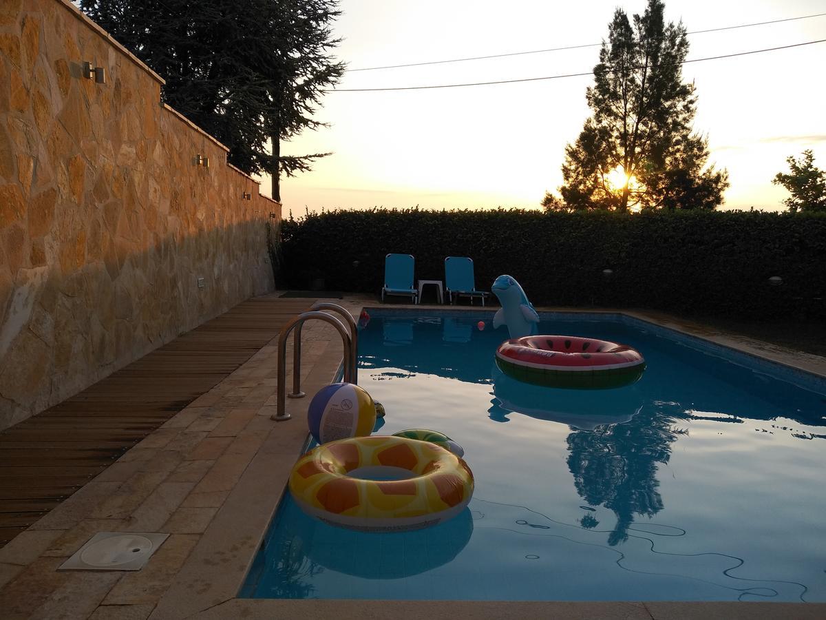 Apartment With Private Pool Kiáton Exteriér fotografie