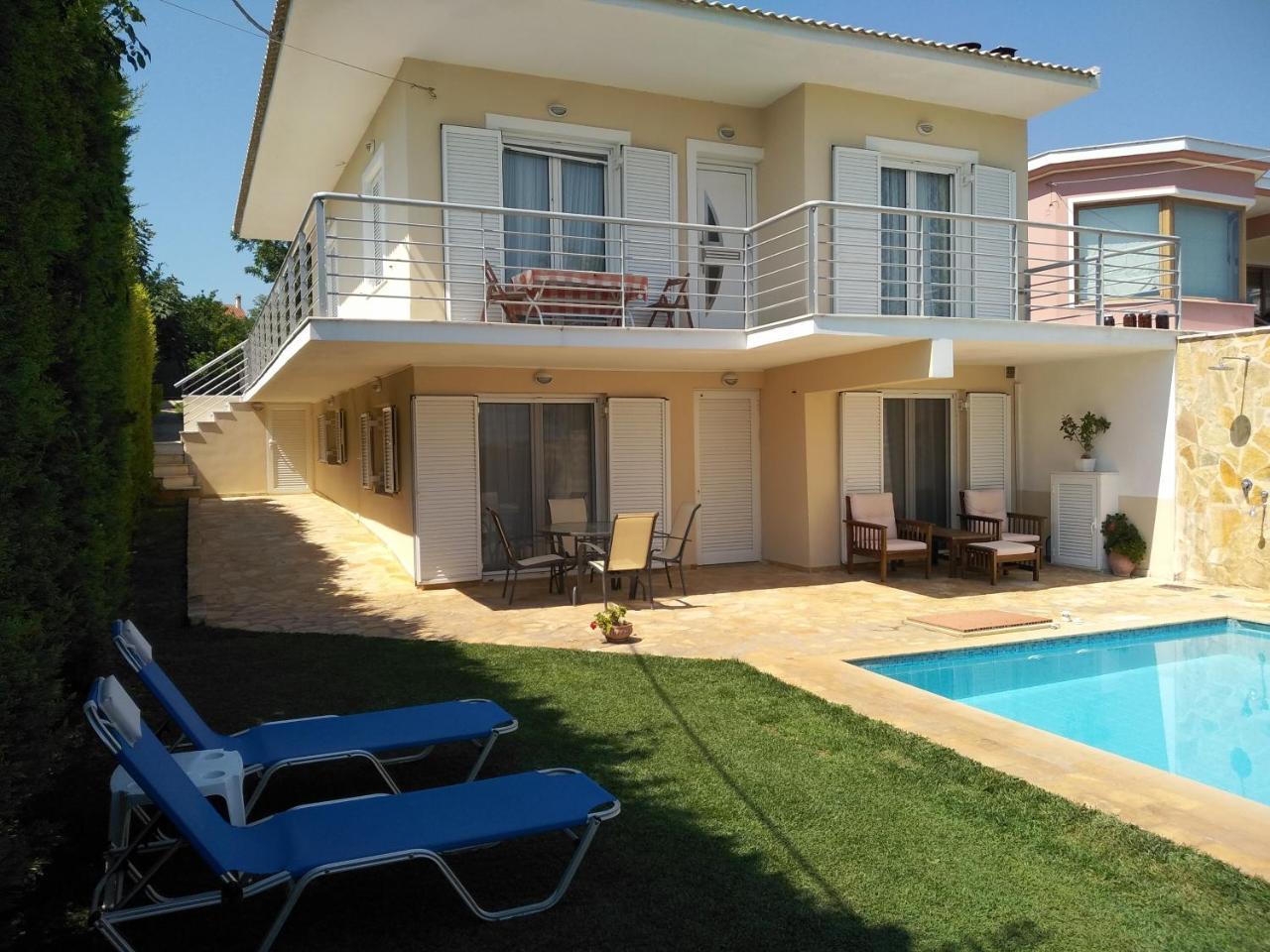 Apartment With Private Pool Kiáton Exteriér fotografie