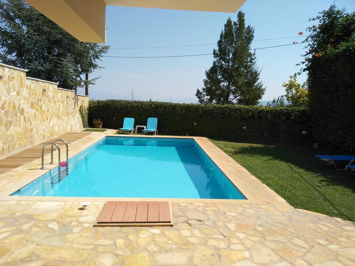 Apartment With Private Pool Kiáton Exteriér fotografie