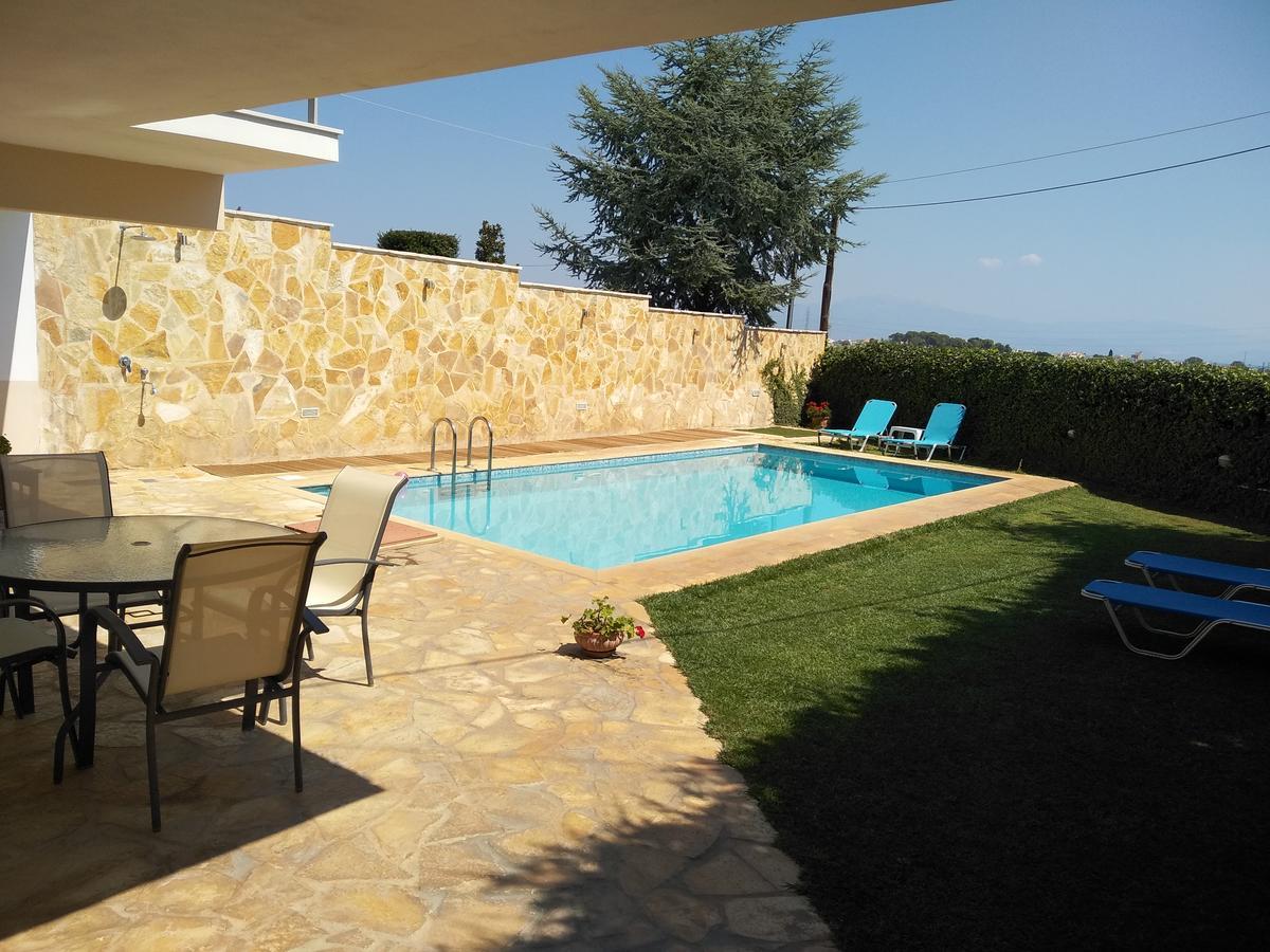 Apartment With Private Pool Kiáton Exteriér fotografie